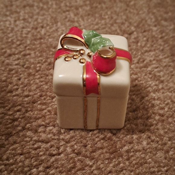 Lenox Other - Lennox White Porcelain Trinket Dish with Gold Logo